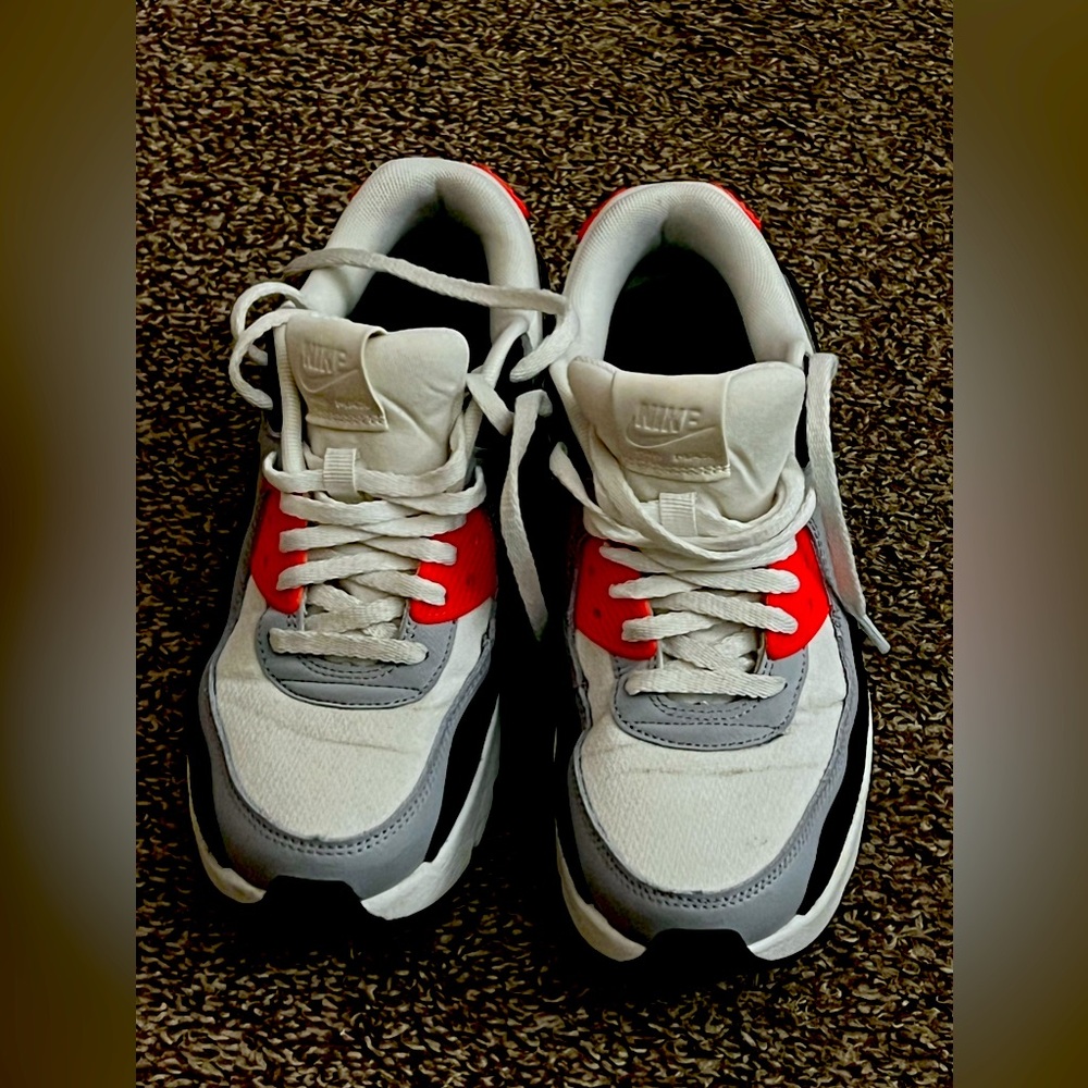 Nike Air Max 90 LV8